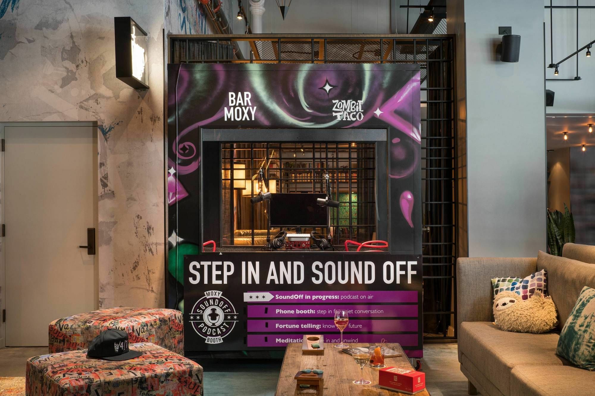 Отель Moxy Chicago Downtown Экстерьер фото