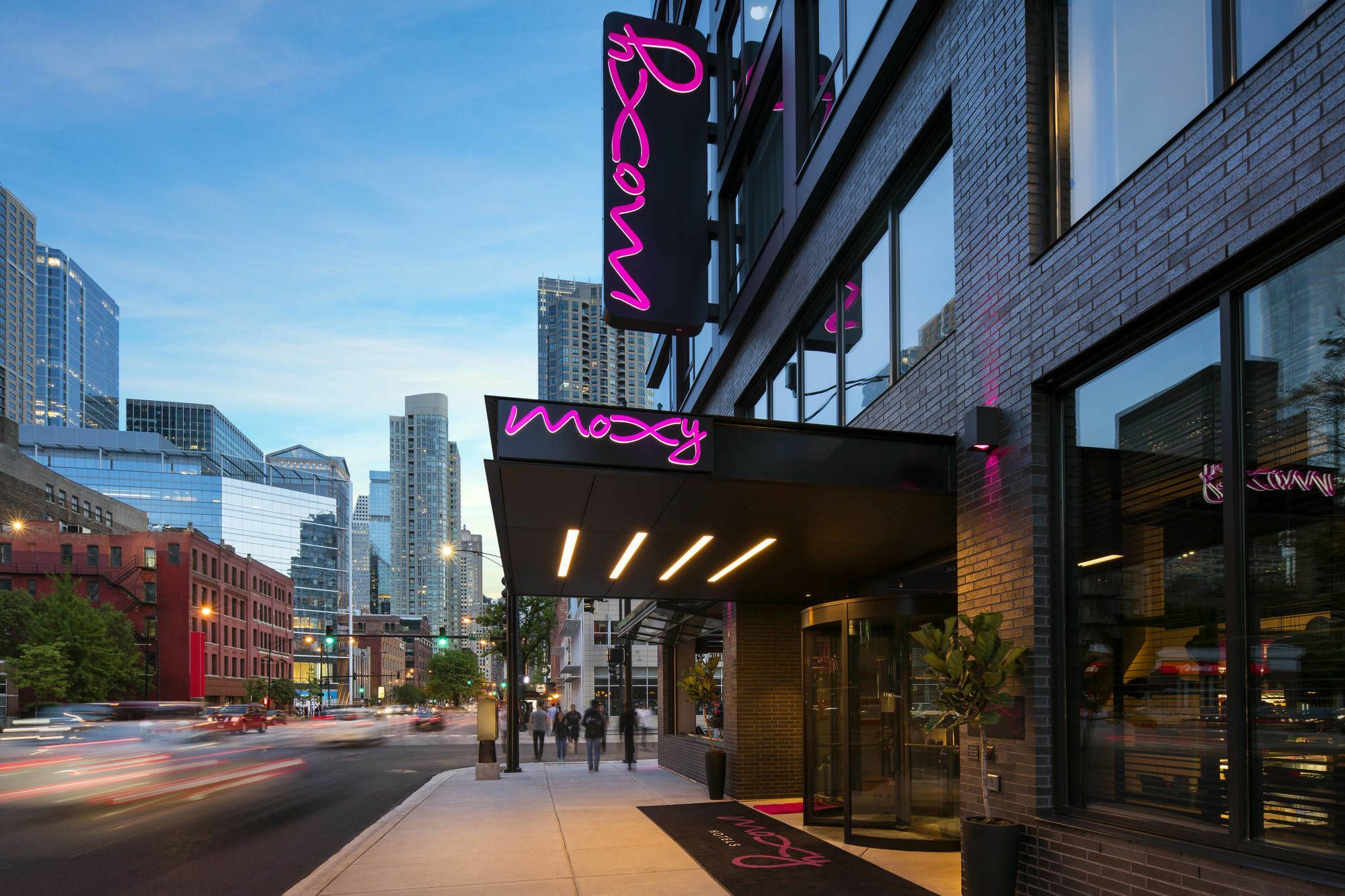 Отель Moxy Chicago Downtown Экстерьер фото